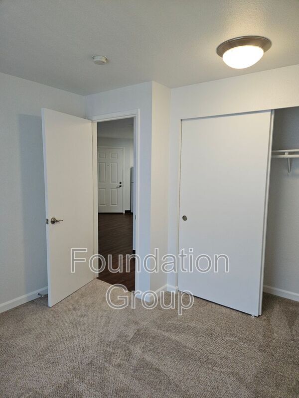 Building Photo - 321 10th Ave