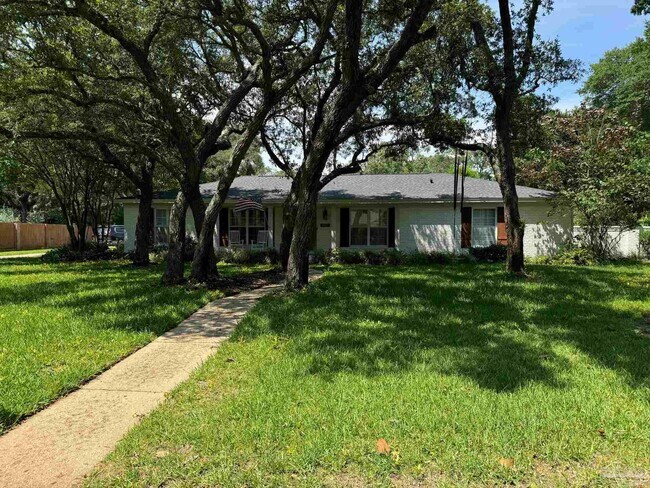 Building Photo - 831 Bay Cliffs Rd