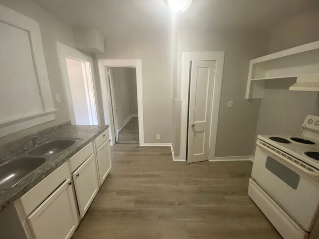 Building Photo - **AVAILABLE NOW**Total Electric 3 Bedroom / 1 Bathroom Home for Rent Near Ft. Benning in Columbus...