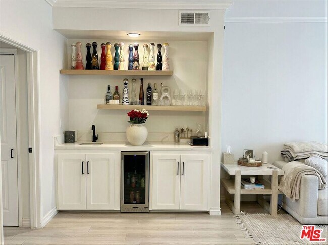 Foto del edificio - 5139 Balboa Blvd