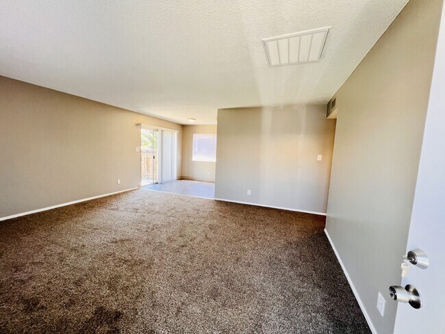 Foto del edificio - 3108 W Walnut Ave