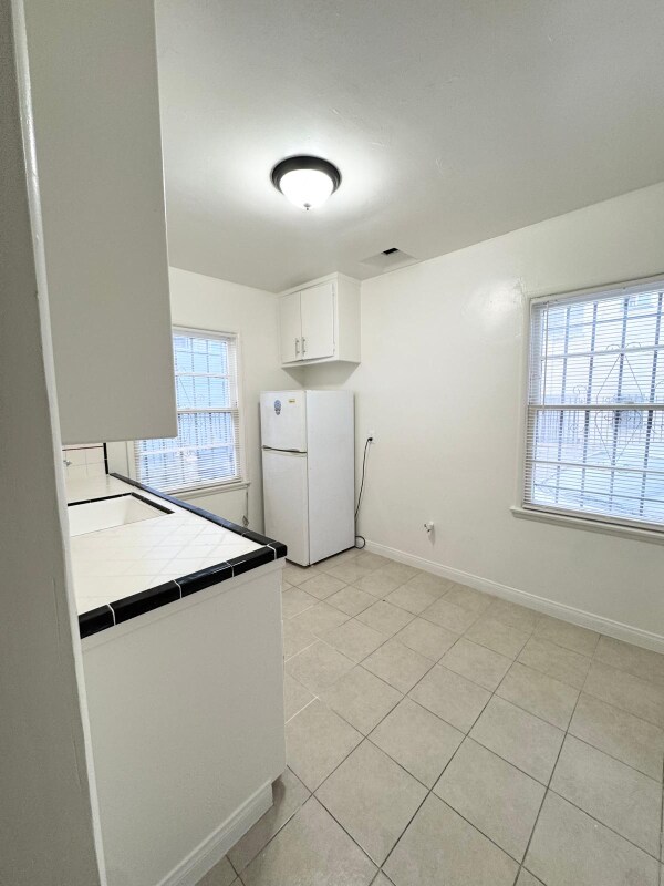 Building Photo - 5404 La Mirada Ave