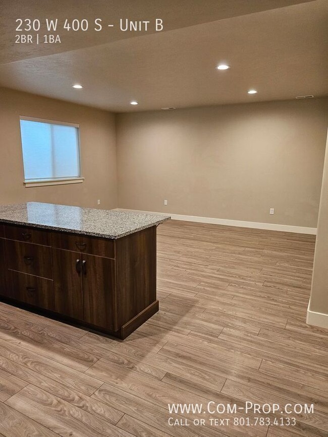 Building Photo - Cute-Modern 2 Bedroom Apt for Rent in Orem...