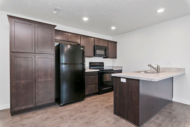 Building Photo - Beautiful Tucker Model Townhomes with 2 Ca...