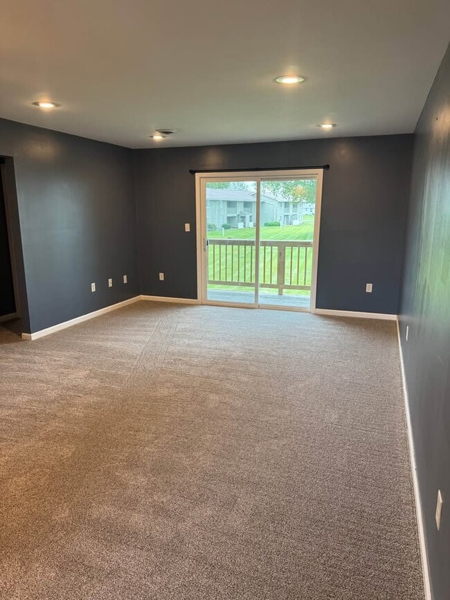 Living Room - 2275 N Cable Rd