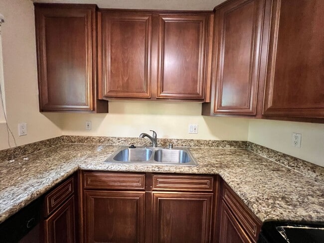 Building Photo - Beautiful Condo For Rent Near in Linda Vista