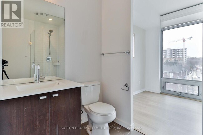 Photo du bâtiment - 103 The Queensway