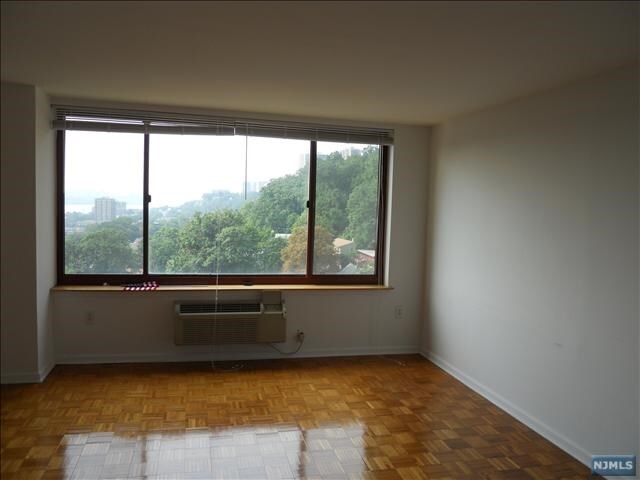 Foto del edificio - 100 Old Palisade Rd