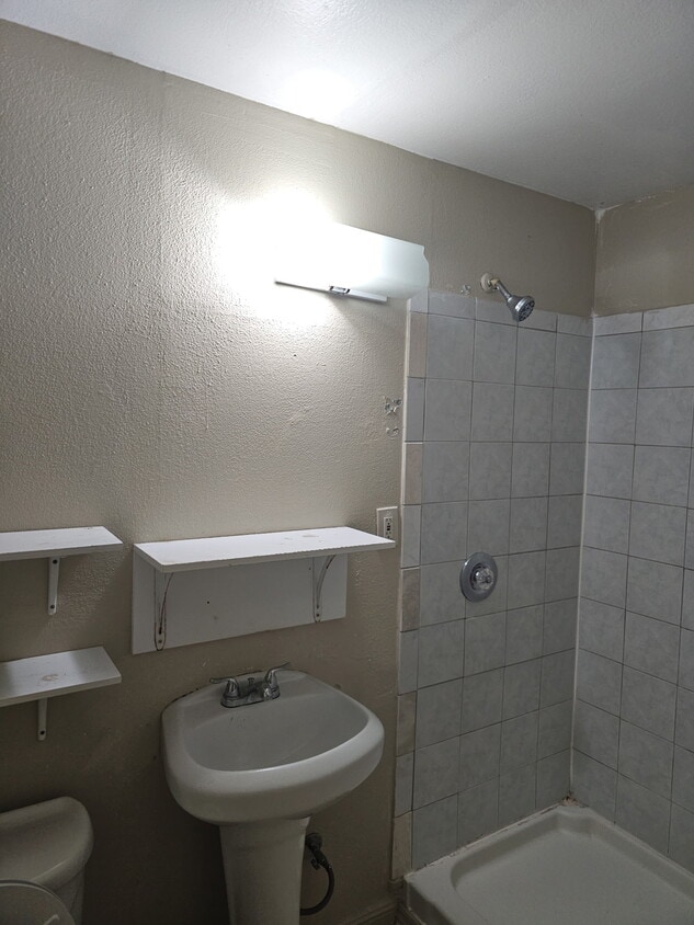 Building Photo - 435 C St