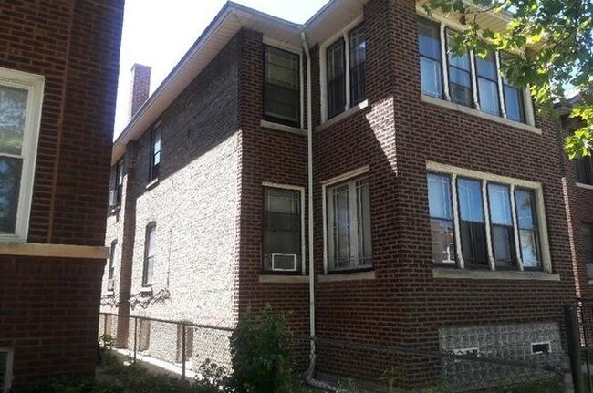 Building Photo - 7924 S May St