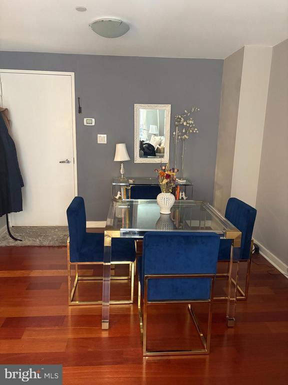 Building Photo - 219 S 18th St