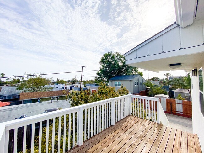 Disfruta de esa terraza con vistas - 3422 33rd St