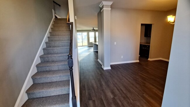 Foto del edificio - Spacious 5 bed 3 bath Home