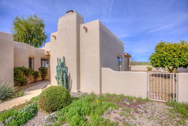 Foto del edificio - Beautiful Southwest Home with Mountain Vie...