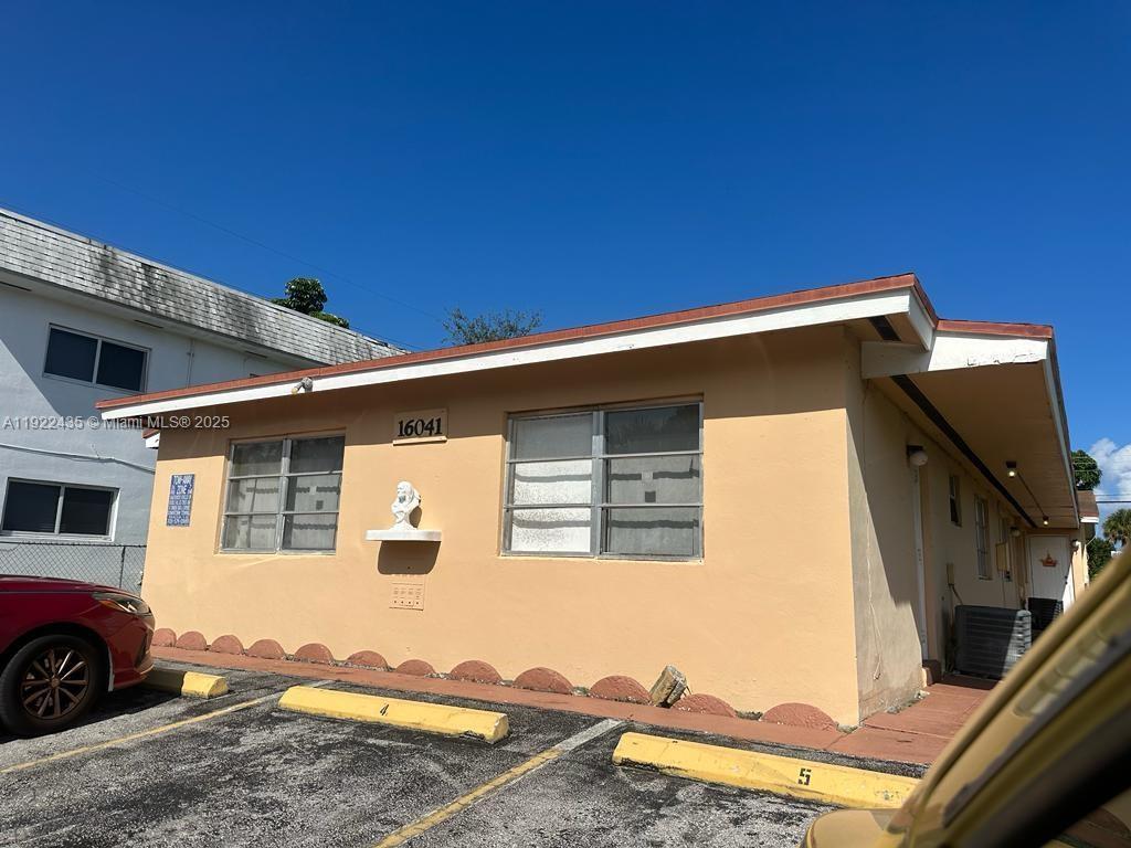 Foto principal - 16041 NE 19th Ct