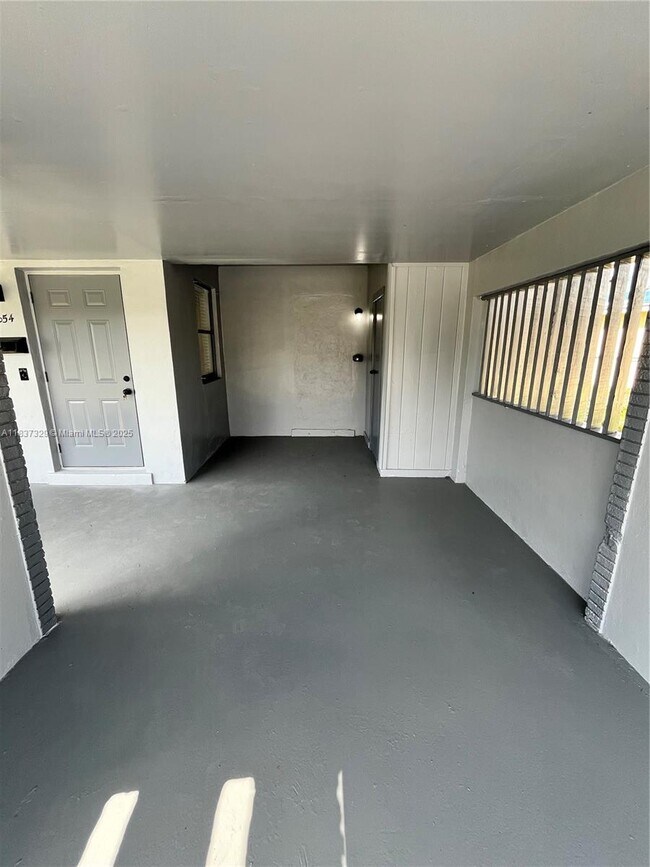 Foto del edificio - 2854 SW 4th Pl