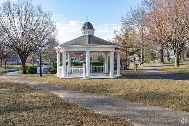 Gazebo at Halls Pond Park