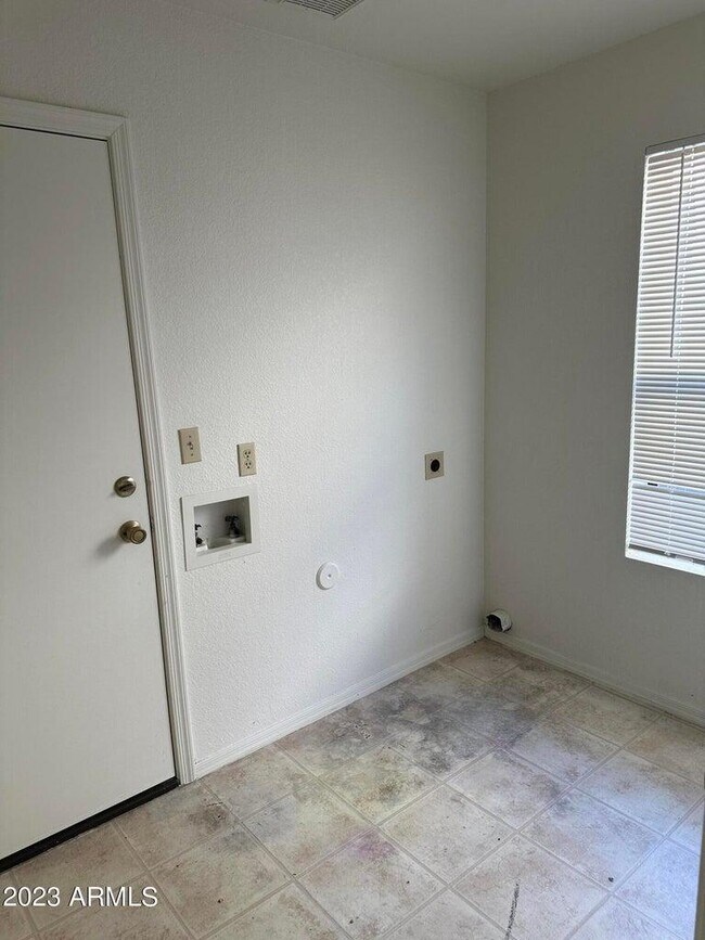 Building Photo - 3712 E Lavender Ln