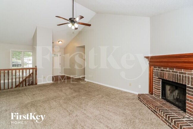 Foto del edificio - 3429 Rock Creek Dr