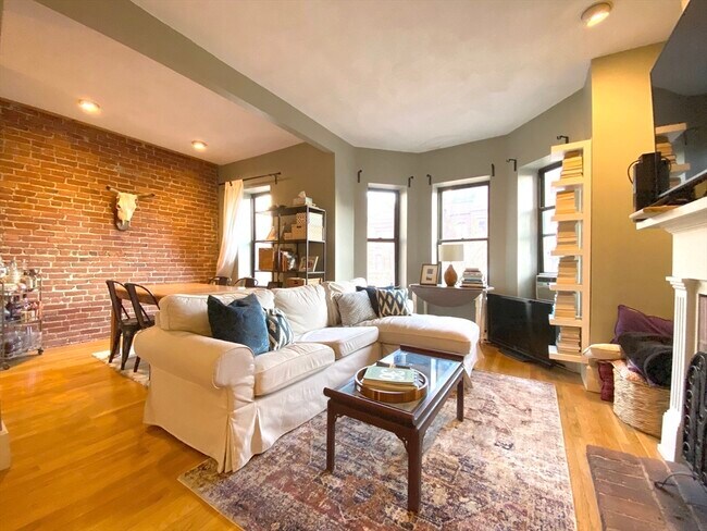 Foto del edificio - 242 W Newton St