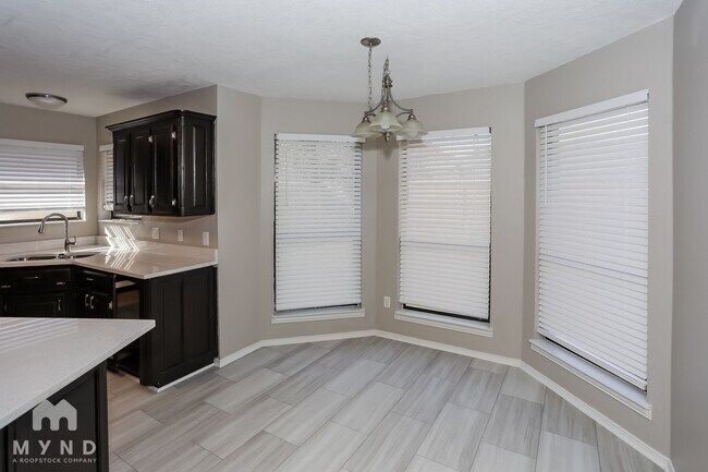 Foto del edificio - 521 Pleasant Valley Dr