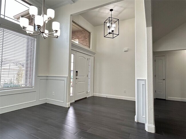 Building Photo - 910 Sunset Ln