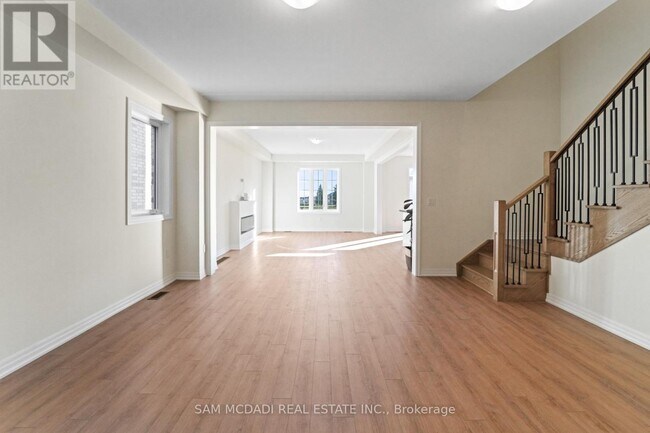 Photo du bâtiment - 37 Southbury Manor Dr