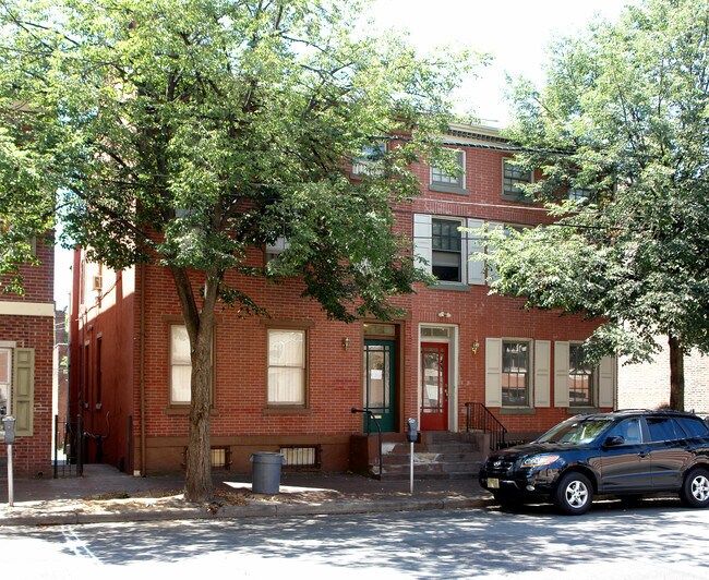 235237 E Front St, Trenton, NJ 08611 Apartments Trenton, NJ