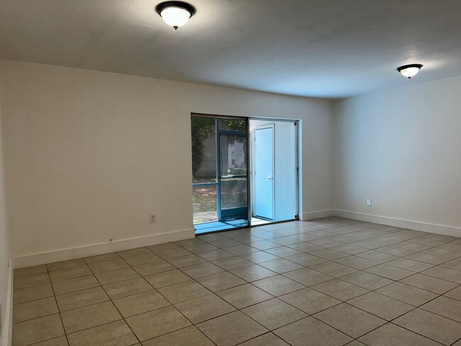 Foto del edificio - For Rent 1/1 Condo $1,850 - Kendall