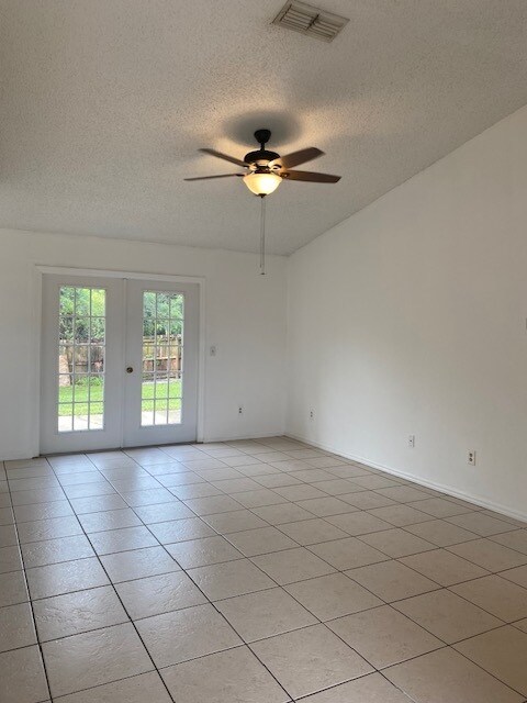 Building Photo - 4/2 in Deltona, $1,925/month