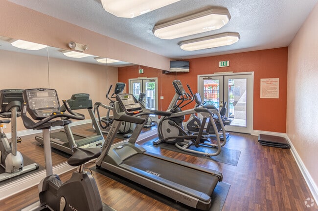 Gimnasio abierto las 24 horas - Crocker Oaks Apartments