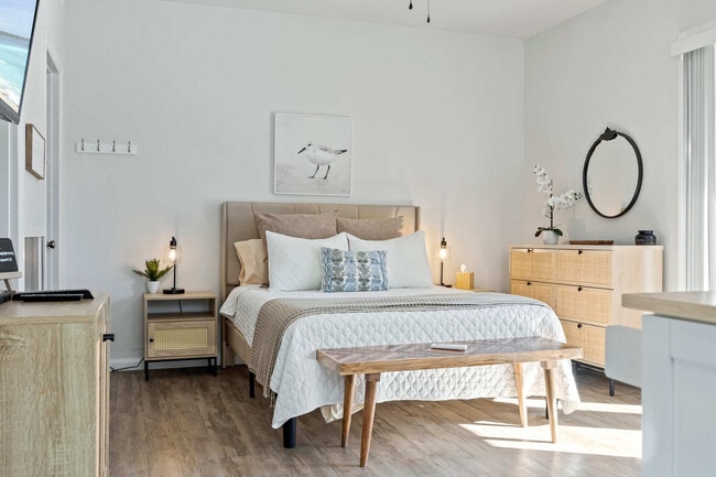 Building Photo - 105 NE 3rd St