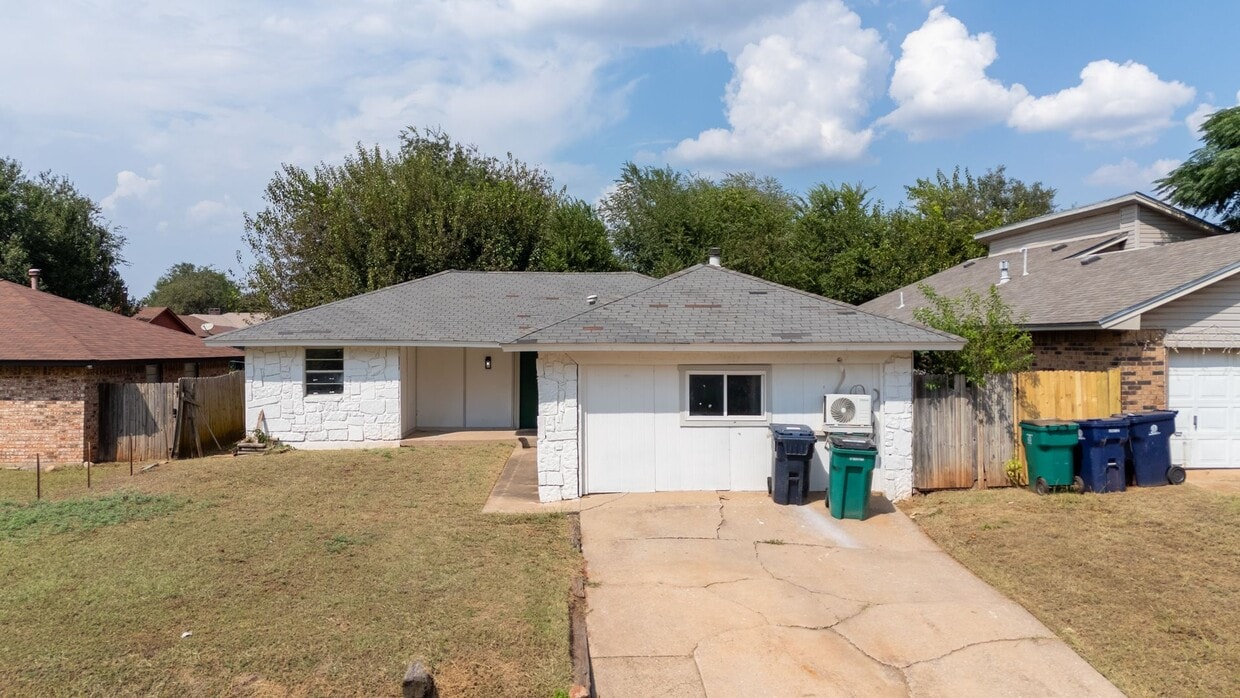 Primary Photo - 4 Bedroom Rent to Own Home Available!