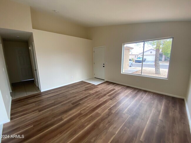 Foto del edificio - 10849 W Monterosa St