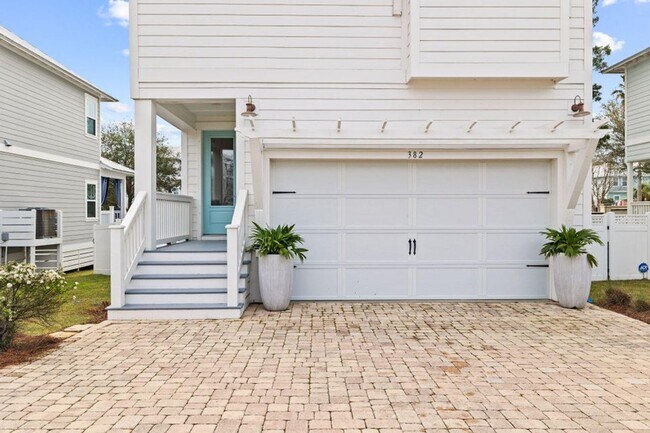Building Photo - 382 Grande Pointe Cir