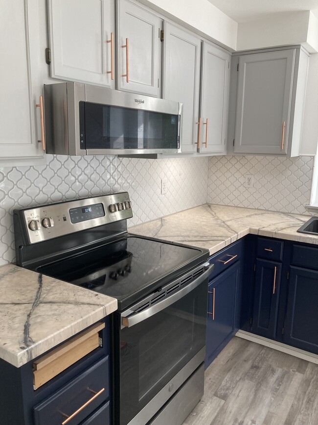 Foto del edificio - 1525 Blackberry Dr