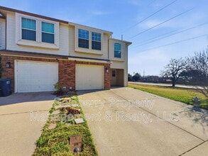 Building Photo - 3950 Seaside Ct