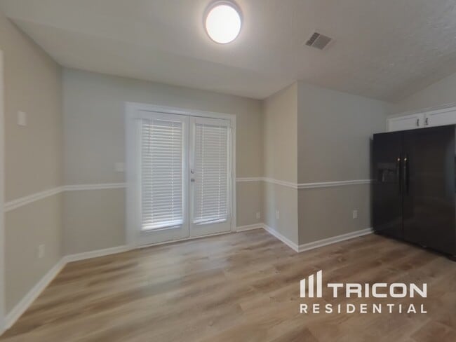 Building Photo - 170 Oak Hill Dr