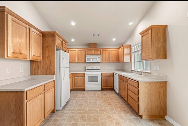 Building Photo - 1699 Nunnwood Ln