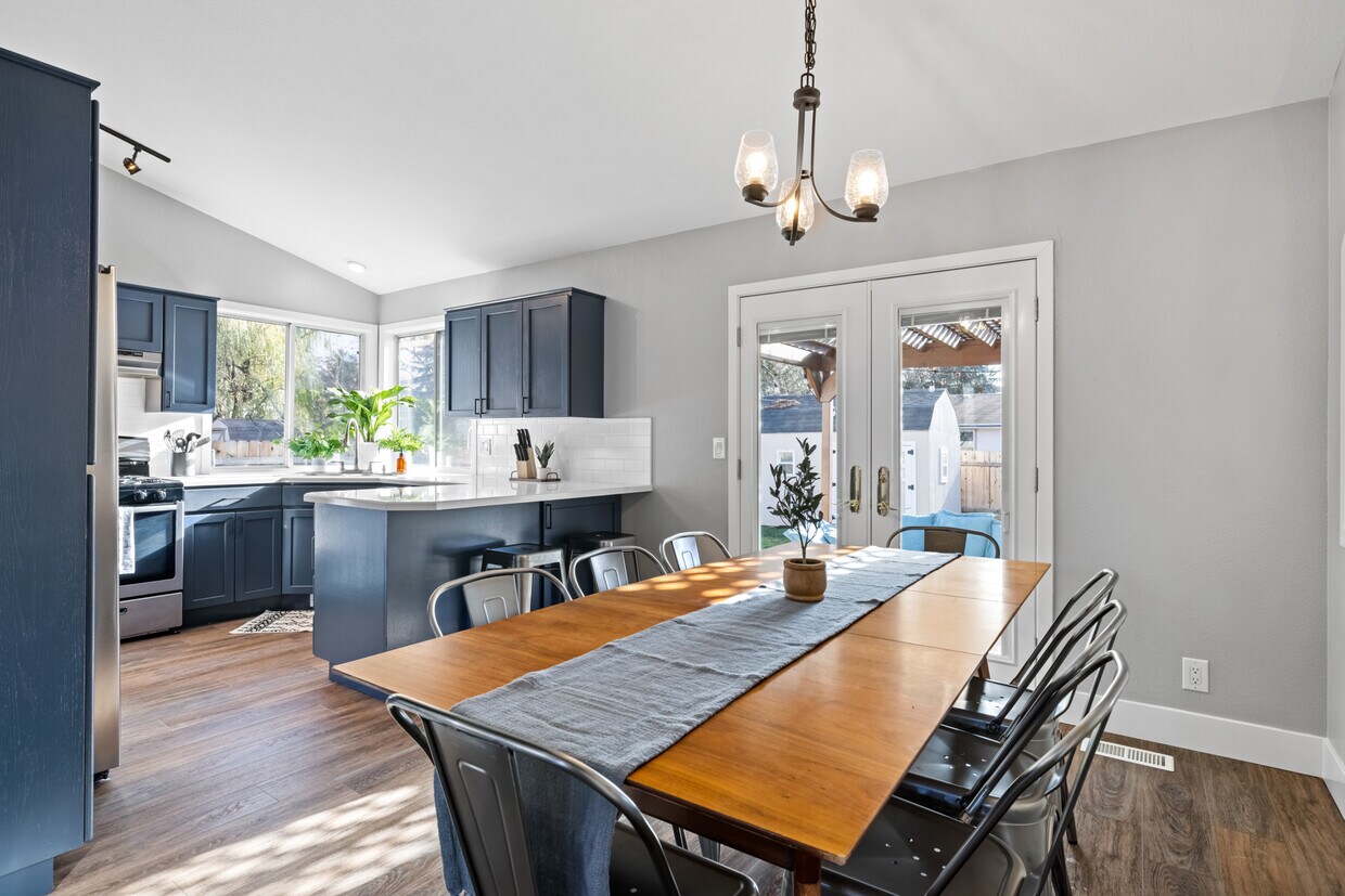Foto principal - 9701 W Poppy St