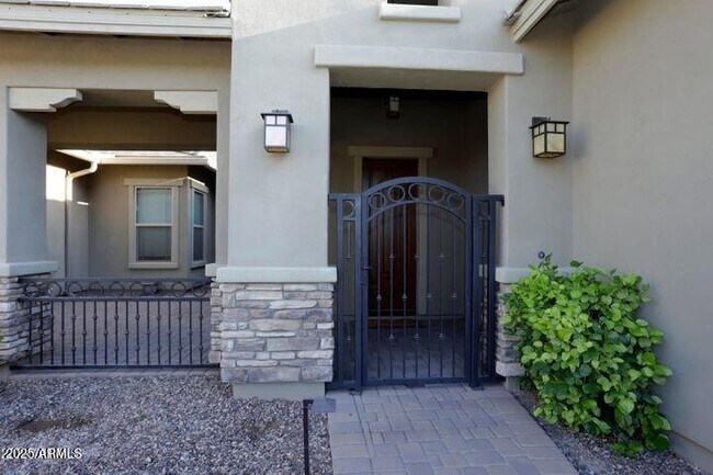 Building Photo - 5135 S Cupertino Dr