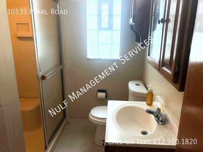 Foto del edificio - 10135 Pearl Rd