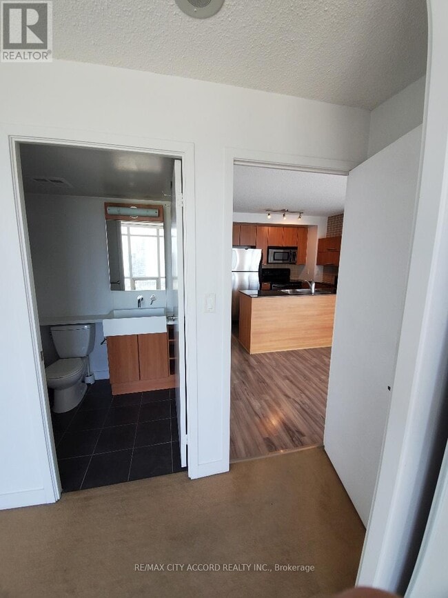 Building Photo - 11-2311 Brunel Ct