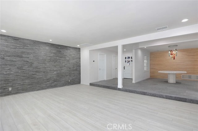 Building Photo - 5047 Orrville Ave