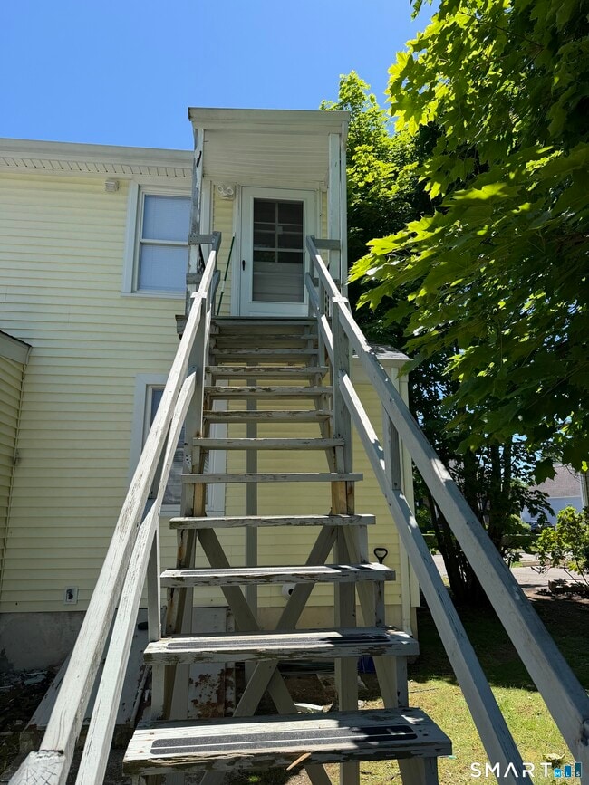 Building Photo - 30 Aceto St