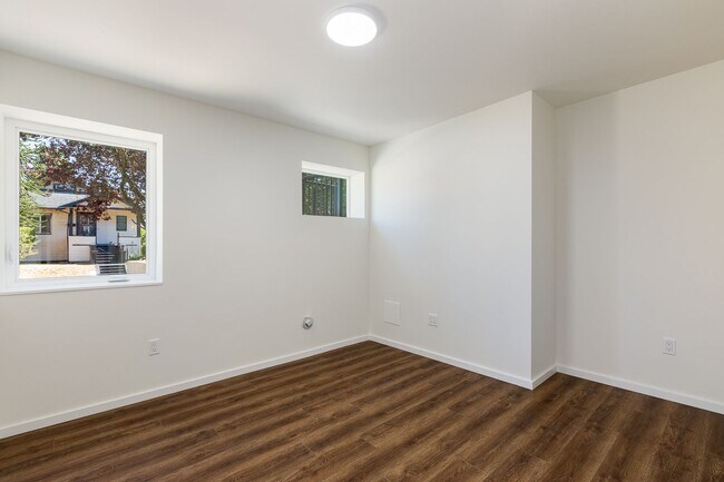 Foto del edificio - BEAUTIFUL NEW 2022 CONSTRUCTION 2BED UNIT IN CENTRAL DISTRICT