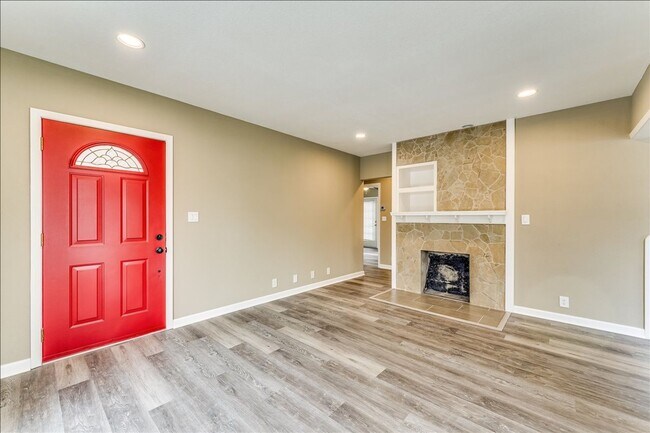 Foto del edificio - Adorable 2 Bed Riverside Home – Updated & Ready Now!