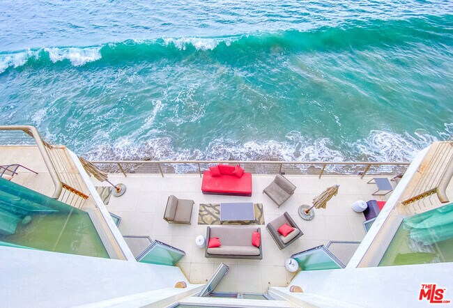 Building Photo - 27102 Malibu Cove Colony Dr