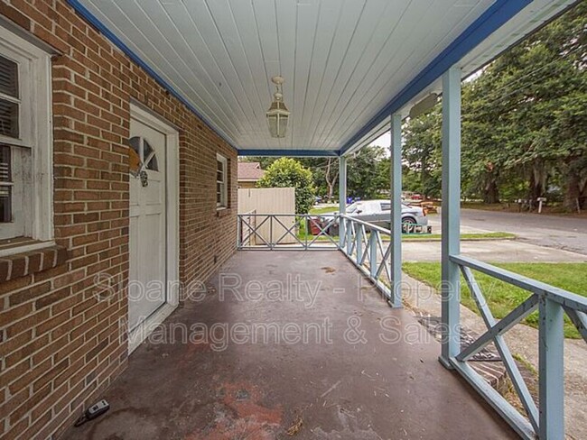 Building Photo - 1520 N Avalon Cir