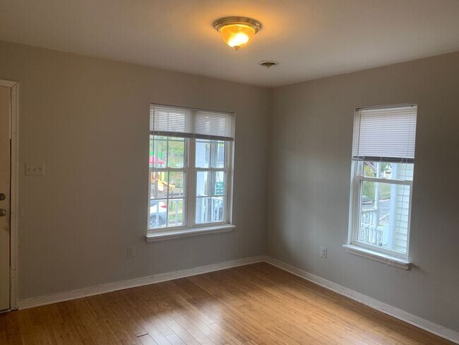 Foto del edificio - 1847 Moore St